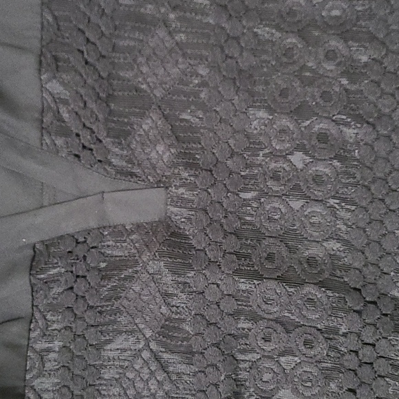 Zac & Rachel Light & Airy Black 3/4 Sleeve Top with front lace overlay size 2X - Picture 4 of 8